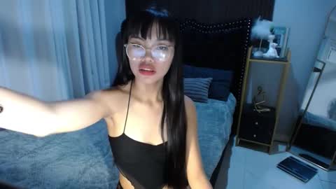 Snapshot of pinay_slutx chatting on 03.11.25 dee online show from 03.11.25