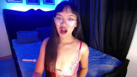 Snapshot of pinay_slutx chatting on 10.09.25 dee online show from 10.09.25