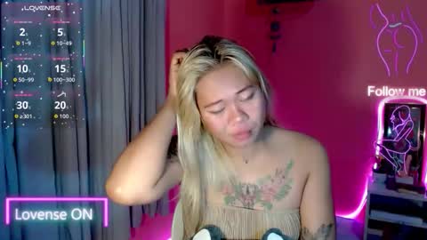 Snapshot of pinay_sweetlenatashaxx chatting on 09.25.25 call me natasha online show from 09.25.25