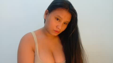 Snapshot of pinaybigboobs_69 chatting on 11.23.25 just call me rose online show from 11.23.25