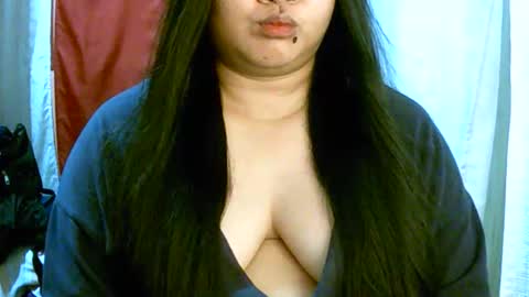 Snapshot of pinayjona chatting on 10.27.25 pinayjona online show from 10.27.25