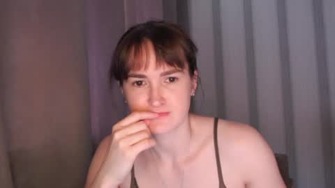 Snapshot of pineapple__mood chatting on 07.07.26 online show from 07.07.26