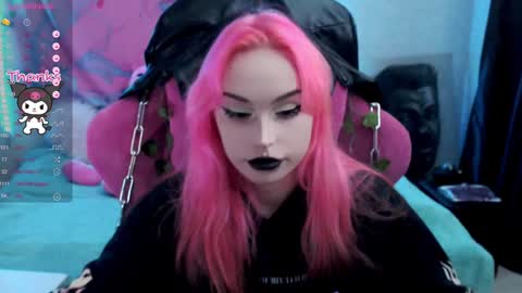 Snapshot of pineapple_dope chatting on 02.03.25 Nancy online show from 02.03.25