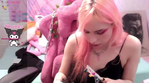 Snapshot of pineapple_dope chatting on 03.01.25 Nancy online show from 03.01.25