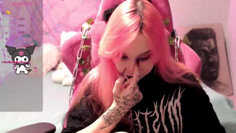 Snapshot of pineapple_dope chatting on 03.07.25 Nancy online show from 03.07.25