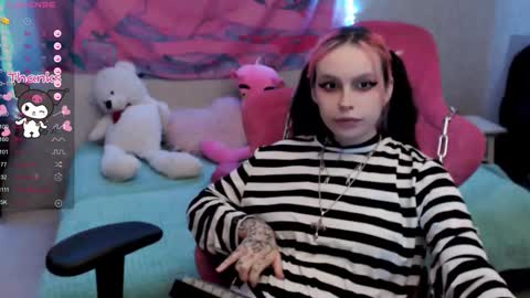 Snapshot of pineapple_dope chatting on 09.20.25 Nancy online show from 09.20.25