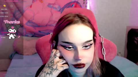 Snapshot of pineapple_dope chatting on 11.24.25 Nancy online show from 11.24.25