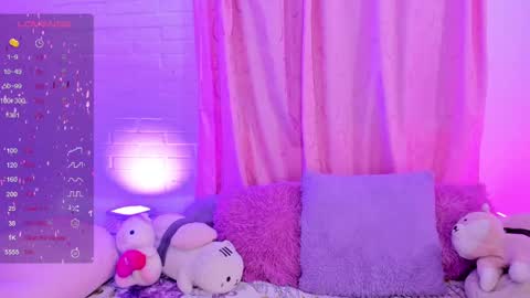 Snapshot of pink_quarz chatting on 12.16.24 KELLY online show from 12.16.24