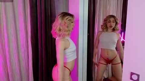 Snapshot of pinkadele chatting on 02.01.25 Adele online show from 02.01.25