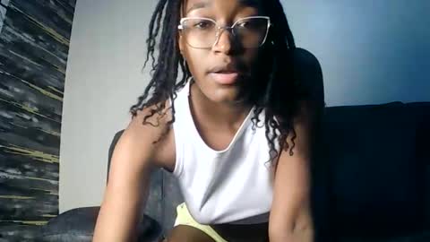 PinkyAura online show from 02.20.26