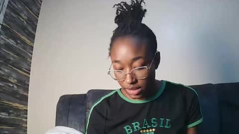 PinkyAura online show from 03.01.26