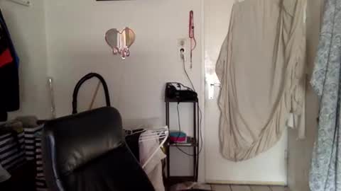 Snapshot of pinkfag chatting on 02.04.25 pinkfag online show from 02.04.25