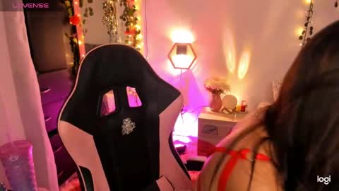 Sarah .. online show from 01.22.25