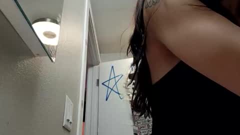 Snapshot of pinkpulseglobal chatting on 11.02.25 pinkpulseglobal online show from 11.02.25