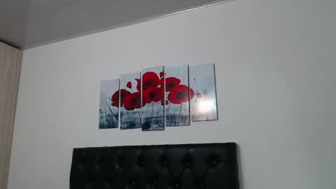 Snapshot of pinky_f00x chatting on 10.03.25 pinky_f00x online show from 10.03.25