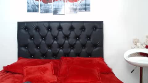 Snapshot of pinky_f00x chatting on 11.07.25 pinky_f00x online show from 11.07.25