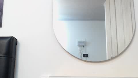 Snapshot of pinky_f00x chatting on 11.19.25 pinky_f00x online show from 11.19.25