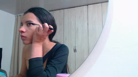 Snapshot of pinky_f00x chatting on 04.30.26 pinky_f00x online show from 04.30.26