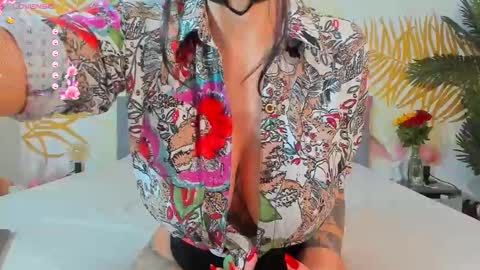 Snapshot of pinkyishere chatting on 02.09.25 Pinkyishere online show from 02.09.25