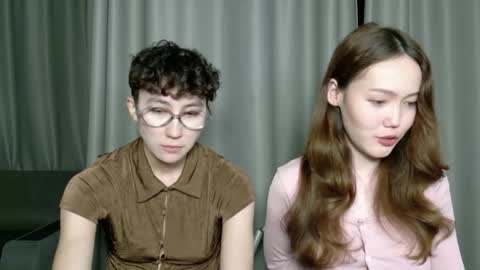 Li long hair and Ru short hair online show from 05.20.26