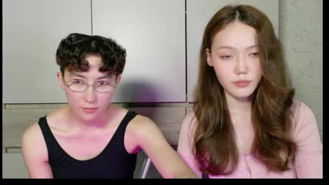 Li long hair and Ru short hair online show from 05.24.26