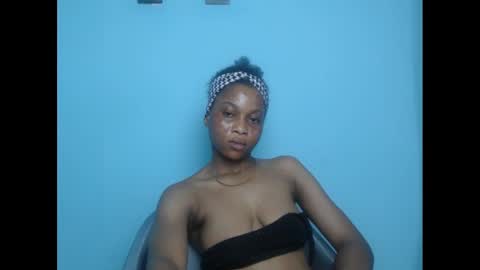 Snapshot of pinkyxxpussy chatting on 01.15.25 pinkyxxpussy online show from 01.15.25