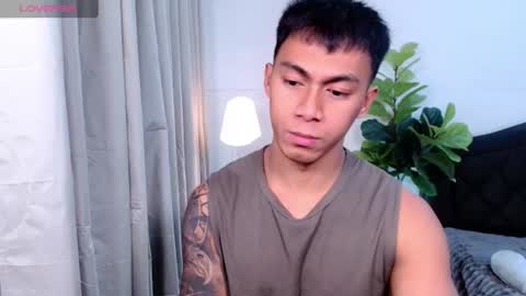 Snapshot of pinoymilker chatting on 06.16.26 ethan online show from 06.16.26