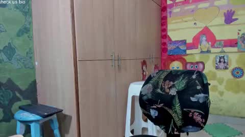 Snapshot of pipeshowtime chatting on 12.01.25 VALENTINA y PIPE online show from 12.01.25