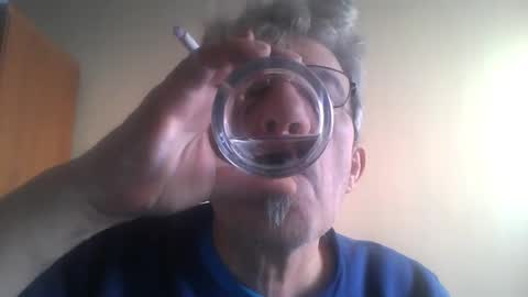 pipi2704 online show from 12.22.24