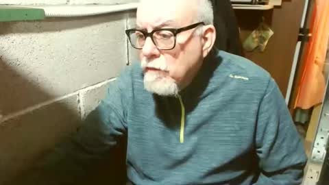 Snapshot of pippetta1 chatting on 12.15.25 pippetta1 online show from 12.15.25