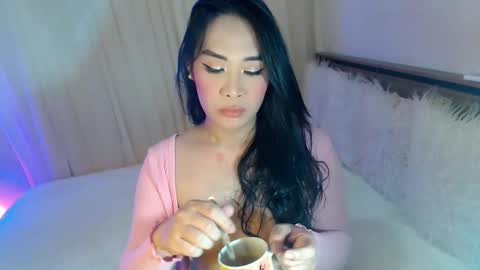 Ari online show from 12.21.25