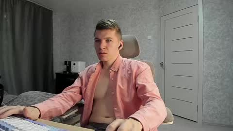 Snapshot of pirremeow chatting on 05.05.26 Pierre online show from 05.05.26