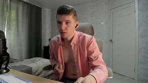 Snapshot of pirremeow chatting on 05.10.26 Pierre online show from 05.10.26