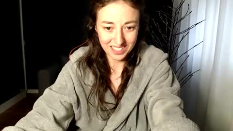 piscesgirl06 online show from 12.21.24