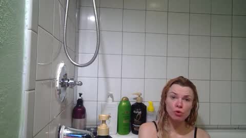 Snapshot of pistlewhipme chatting on 04.07.26 Pistol whip me and master Diablo online show from 04.07.26