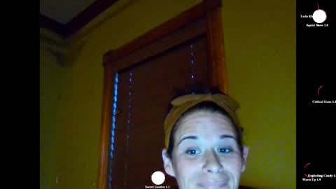 Snapshot of pixieluxxx chatting on 05.11.26 PixieLuxXx online show from 05.11.26