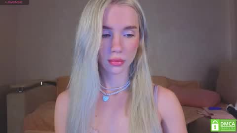 Snapshot of pixieprick chatting on 01.08.26 Emmy and Edward online show from 01.08.26