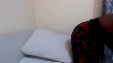 Snapshot of pixietease1 chatting on 09.27.25 pixietease1 online show from 09.27.25