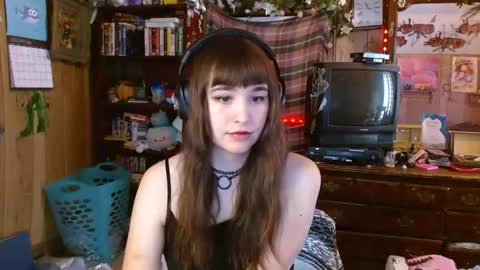 Snapshot of pixinun chatting on 01.15.25 Izzy online show from 01.15.25