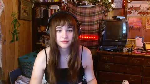 Snapshot of pixinun chatting on 01.16.25 Izzy online show from 01.16.25