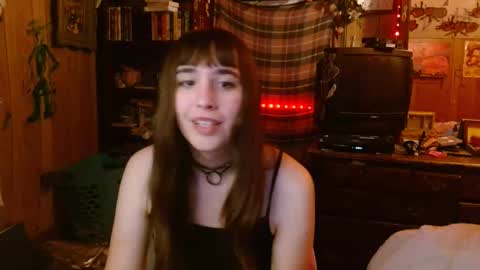 Snapshot of pixinun chatting on 01.17.25 Izzy online show from 01.17.25