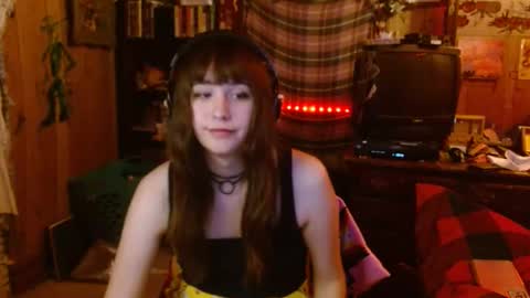 Snapshot of pixinun chatting on 01.22.25 Izzy online show from 01.22.25