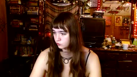 Snapshot of pixinun chatting on 09.16.25 Izzy online show from 09.16.25