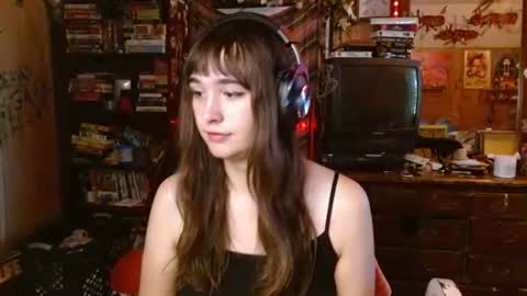 Snapshot of pixinun chatting on 09.29.25 Izzy online show from 09.29.25