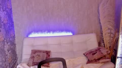 cris online show from 11.24.25