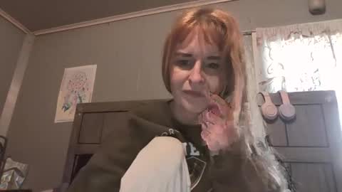 Snapshot of pizzedwife chatting on 04.26.26 pizzedwife online show from 04.26.26