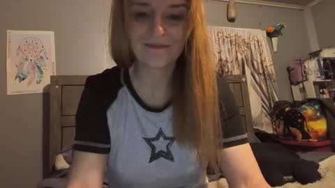 Snapshot of pizzedwife chatting on 05.05.26 pizzedwife online show from 05.05.26
