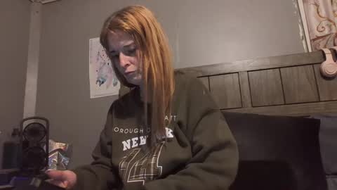 Snapshot of pizzedwife chatting on 05.06.26 pizzedwife online show from 05.06.26