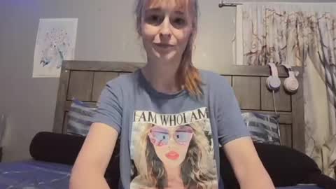 Snapshot of pizzedwife chatting on 07.08.26 pizzedwife online show from 07.08.26