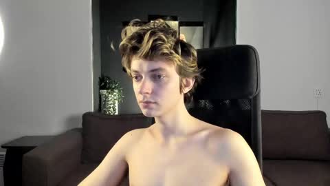 Snapshot of pjatteryd chatting on 03.01.25 pjatteryd online show from 03.01.25